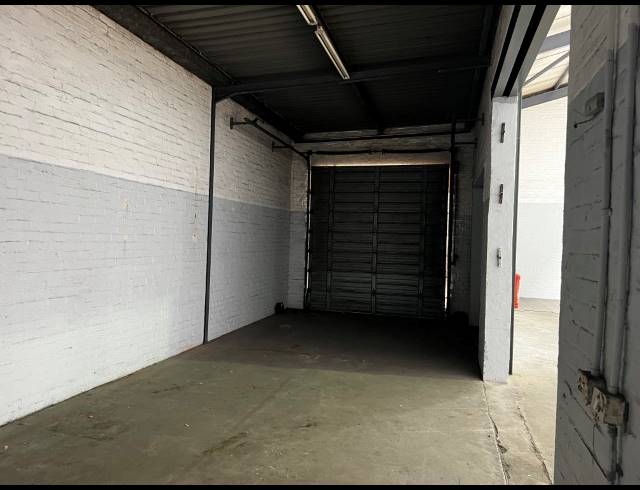 752M² WAREHOUSE TO LET IN AIRPORT INDUSTRIA